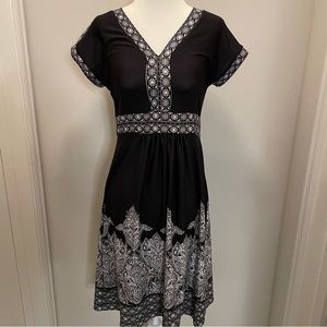 New Directions Petite Black White V-neck Boho Fit & Flare Dress Women’s Size PS